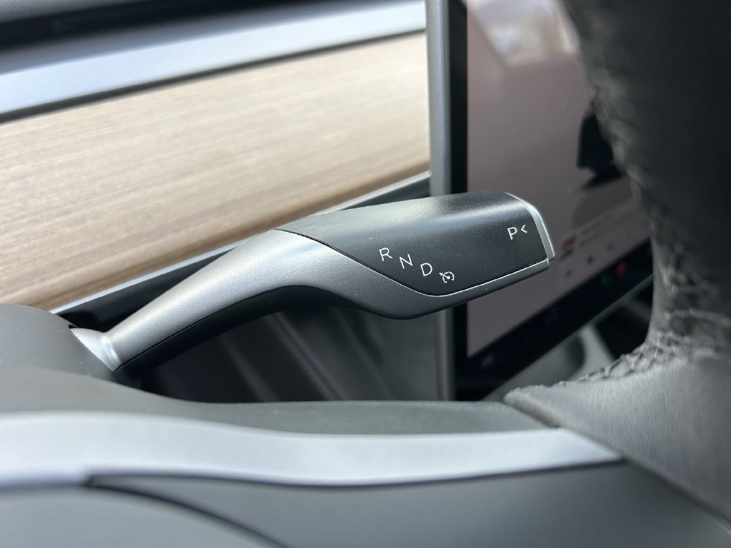 Used 2024 Tesla Model Y Long Range AWD/4WD image 24
