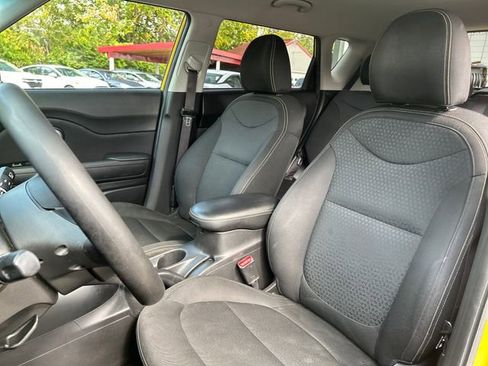 Used 2016 Kia Soul + image 10