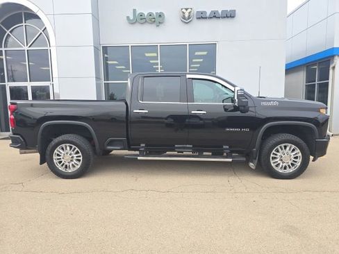 Used 2023 Chevrolet Silverado 3500 High Country w/ Z71 Off-Road Package image 3