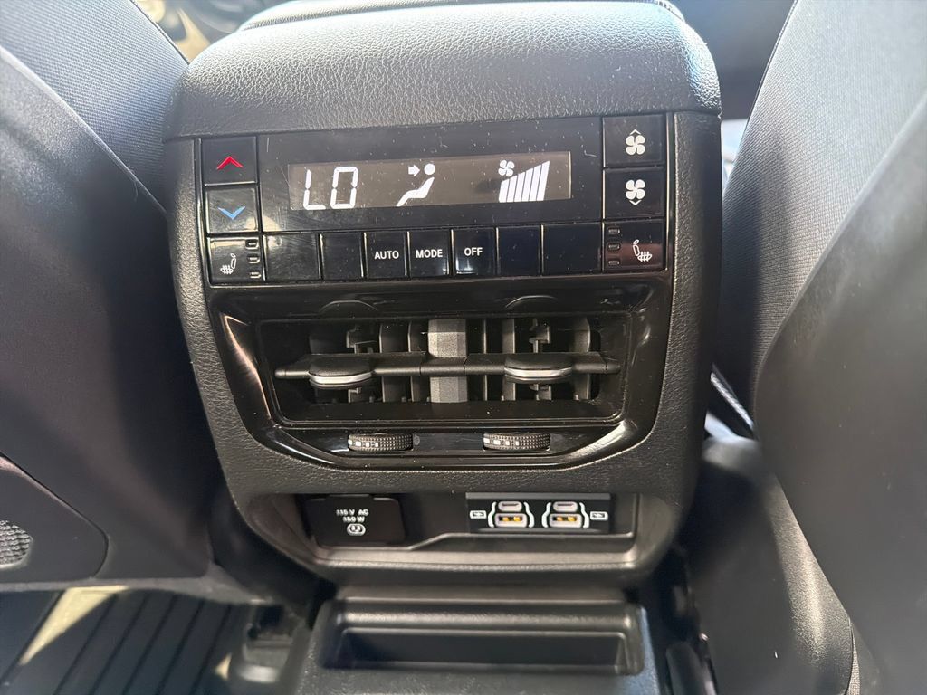 Used 2023 Jeep Grand Cherokee L Limited AWD/4WD image 28