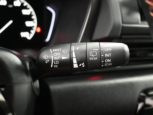 Used 2025 Honda Pilot TrailSport image 17