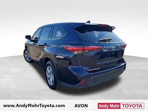 Certified 2023 Toyota Highlander LE image 4