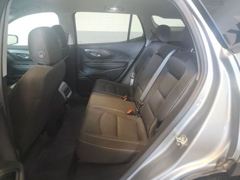 Used 2024 GMC Terrain SLE w/ Driver Convenience Package image 13