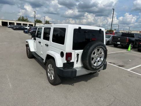 Used 2014 Jeep Wrangler Unlimited Sahara w/ Connectivity Group AWD/4WD image 9
