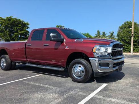 Used 2024 RAM 3500 Tradesman w/ Chrome Appearance Group AWD/4WD image 9