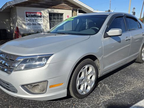 Used 2010 Ford Fusion SE image 1