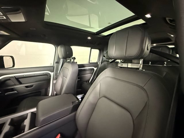 New 2026 Land Rover Defender 130 V8 AWD/4WD image 7