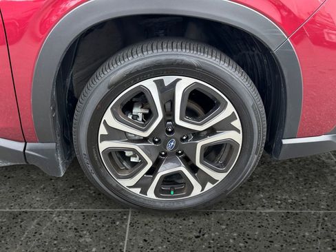 Used 2023 Subaru Ascent Limited image 9