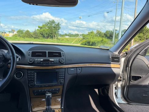 Used 2007 Mercedes-Benz E 550 Sedan image 23
