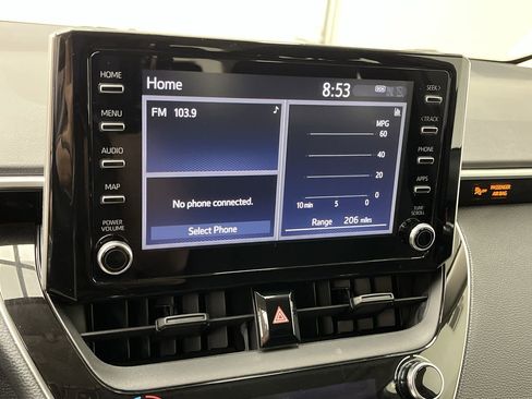 Used 2020 Toyota Corolla LE FWD image 18