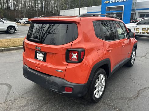 Used 2019 Jeep Renegade Latitude image 5