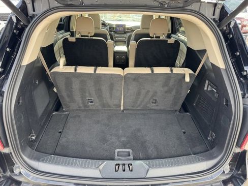 Used 2020 Ford Explorer Limited image 33