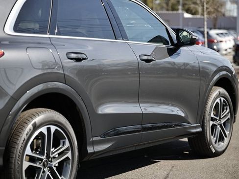 New 2025 Audi Q5 Premium image 8