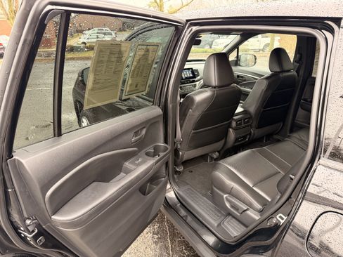 Used 2024 Honda Passport EX-L image 12