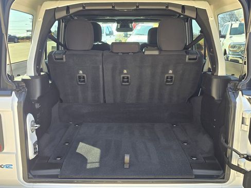 Used 2025 Jeep Wrangler Unlimited Rubicon 4xe w/ Safety Group AWD/4WD image 13