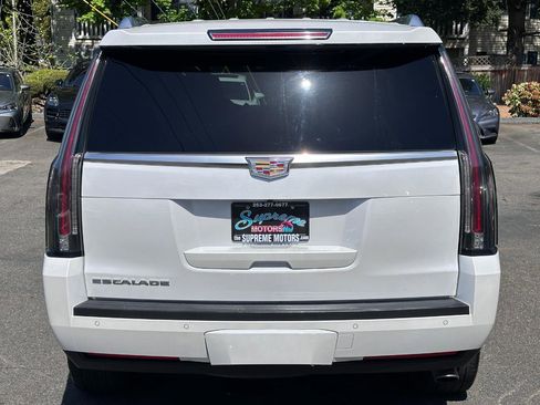Used 2016 Cadillac Escalade Premium AWD/4WD image 10