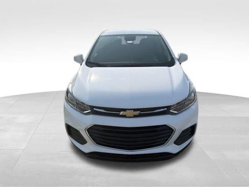 Used 2022 Chevrolet Trax LS w/ Tint and Cruise Package FWD image 8