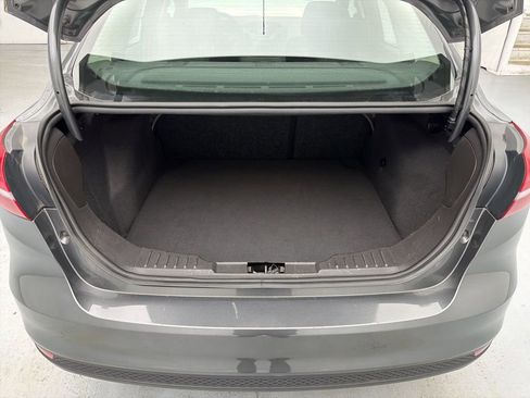 Used 2017 Ford Focus SE image 41