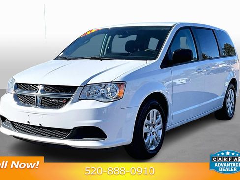 Used 2018 Dodge Grand Caravan SE w/ UConnect Hands-Free Group image 1