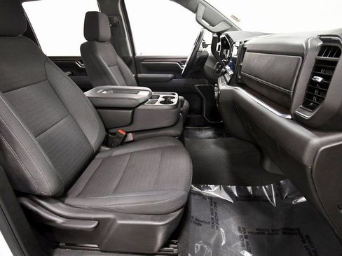 Used 2024 Chevrolet Silverado 2500 LT w/ Convenience Package image 18