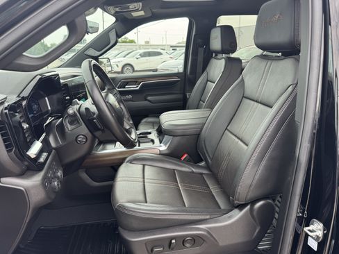 Used 2025 Chevrolet Silverado 1500 High Country AWD/4WD image 24
