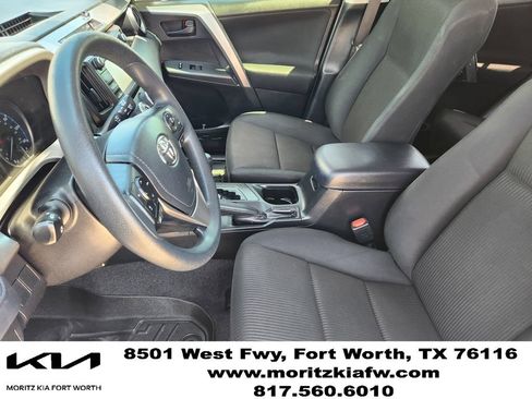 Used 2017 Toyota RAV4 LE FWD image 11