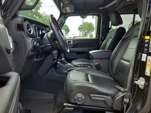 Used 2022 Jeep Wrangler Unlimited Sahara AWD/4WD image 24