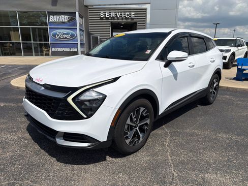 Used 2023 Kia Sportage EX FWD image 3