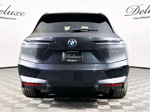 Used 2024 BMW iX xDrive50 w/ Sport Package AWD/4WD image 5