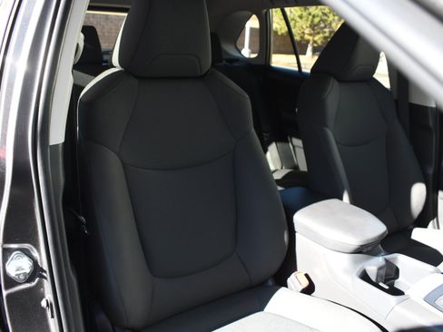 Certified 2025 Toyota RAV4 LE image 26