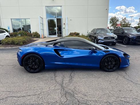 Used 2023 McLaren Artura RWD image 6