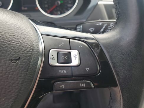 Used 2019 Volkswagen Tiguan SE w/ Panoramic Sunroof Package FWD image 22