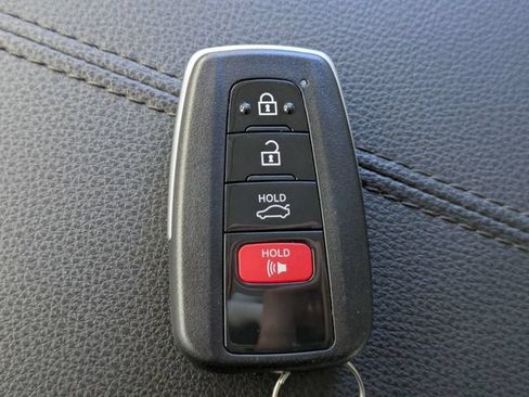 Used 2021 Toyota RAV4 XLE Premium FWD image 33