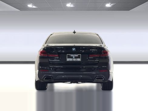 Used 2023 BMW 530e w/ M Sport Package image 9