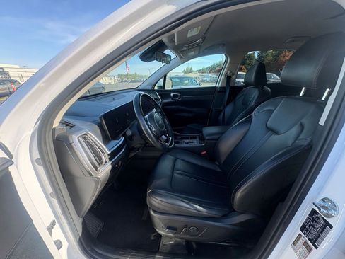 Used 2024 Kia Sorento S FWD image 25
