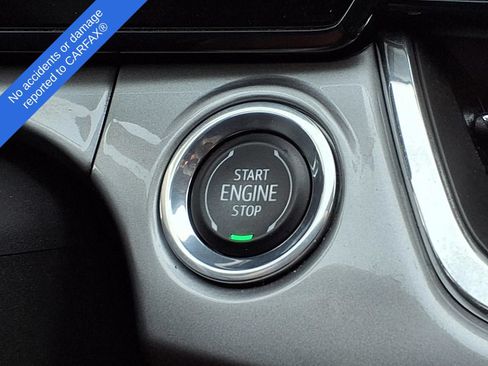 Used 2024 Chevrolet Trax LT w/ Sunroof Package FWD image 26