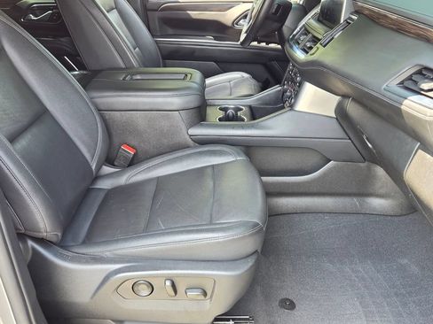 Used 2022 Chevrolet Tahoe LT w/ Luxury Package RWD image 19