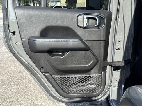 Used 2021 Jeep Wrangler Unlimited Rubicon 4xe image 14