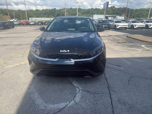 Used 2023 Kia Forte LXS w/ LXS Technology Package FWD image 10