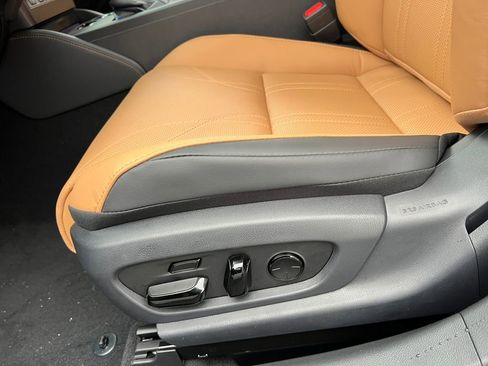 New 2025 Lexus ES 350 Ultra Luxury image 13