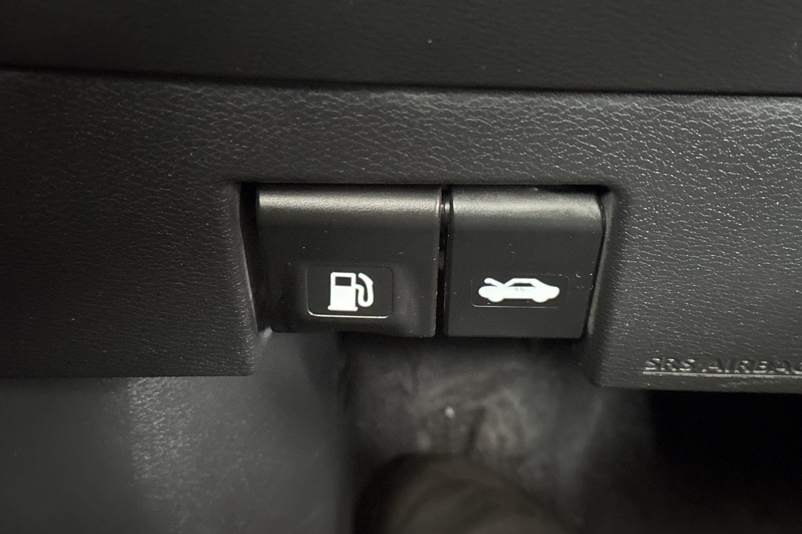 Used 2021 Nissan Kicks SV FWD image 35