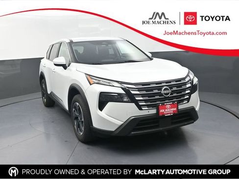 Used 2024 Nissan Rogue SV AWD/4WD image 1