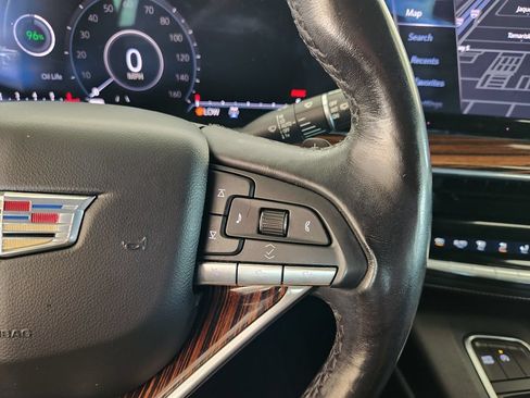 Used 2021 Cadillac Escalade Luxury AWD/4WD image 37