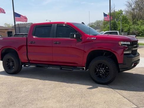 Used 2021 Chevrolet Silverado 1500 LT Trail Boss w/ Convenience Package II AWD/4WD image 3