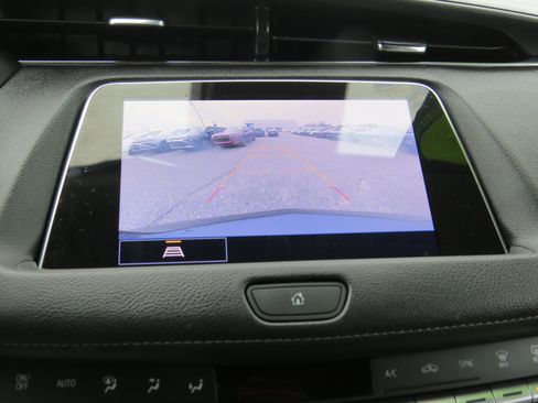 Certified 2023 Cadillac XT4 Luxury w/ Cold Weather Package image 31