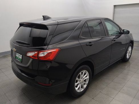 Used 2020 Chevrolet Equinox LS w/ LS Convenience Package FWD image 9