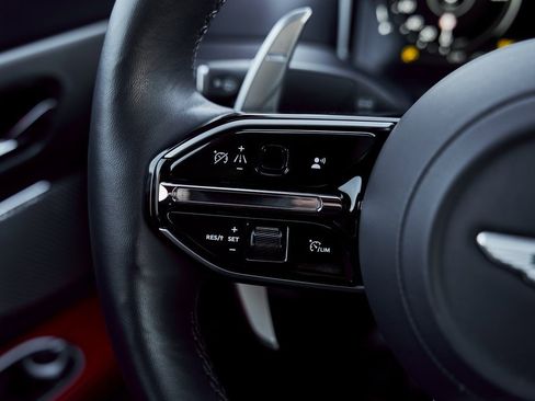 Used 2024 Aston Martin DB12 Coupe image 42