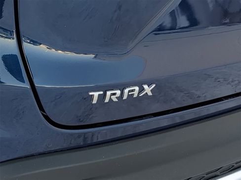 Used 2024 Chevrolet Trax LT w/ LT Convenience Package image 20