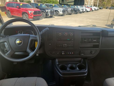 Used 2021 Chevrolet Express 3500 LT w/ LT Preferred Equipment Group image 21