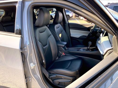 Certified 2024 Jeep Compass Limited w/ Sun and Sound Group image 7